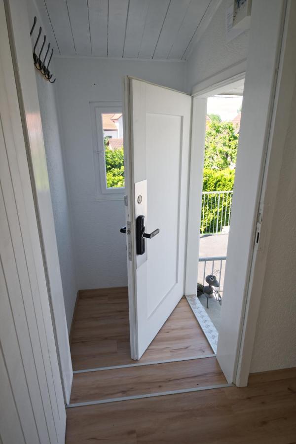 Lake Getaway Apartment With Private Entrance, Right On The Lake Constance Cycle Path, Barbecue Area, Free Wifi, Netflix And Free Bikes Salmsach Экстерьер фото
